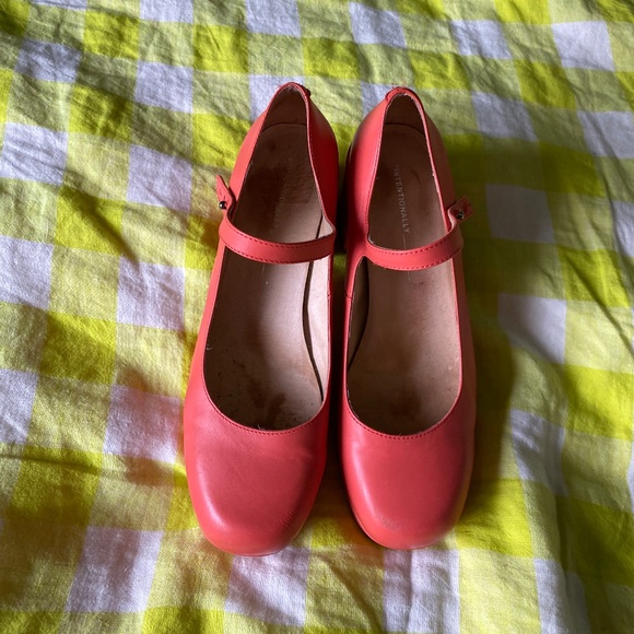 Intentionally Blank Watermelon Mika Heels - Picture 3 of 5